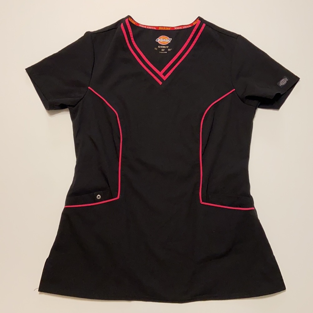 Xtreme Stretch Contrast Piping V Neck scrub top in black and pink Size: small